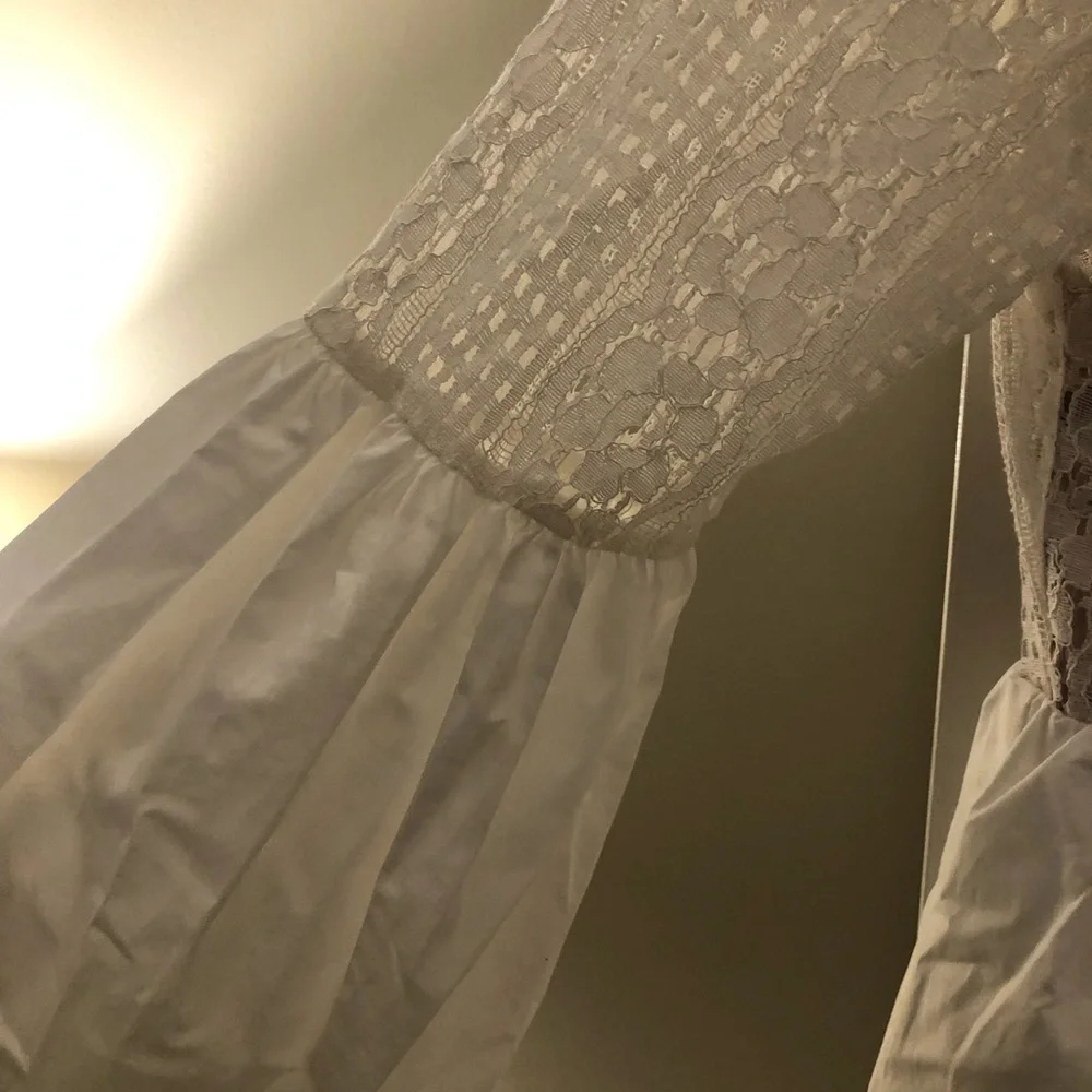 White dress with lace top - Picture 4 of 4